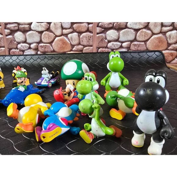 20+ Nintendo Super Mario Figurine Lot #B15 - Picture 3 of 15